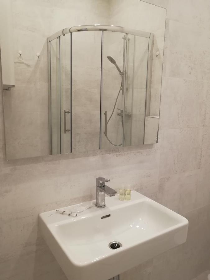 Lux Apartment, Near Metro Vasylkivska 基輔 外观 照片